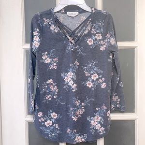 Cloud Chaser V-neck Blue Floral Long Sleeve Top, size XS